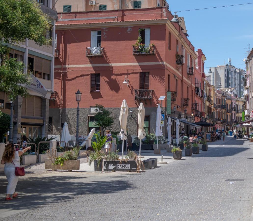 Izzhome Corso76 Cagliari Luaran gambar